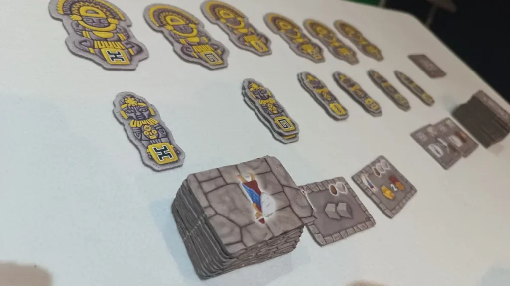 componenti gioco statue cartone